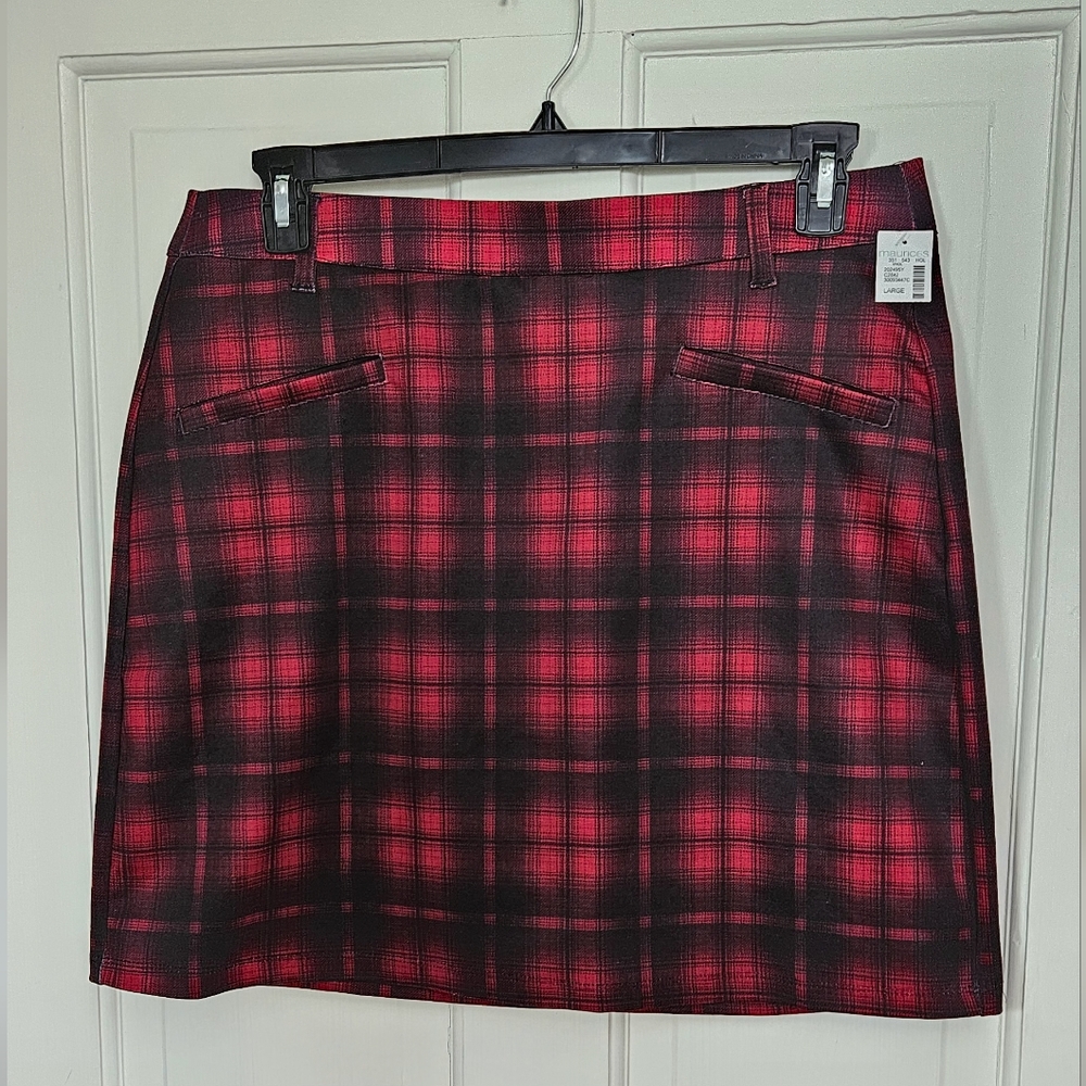 NWT Maurices Red/Black Plaid Skirt (Size: Large)